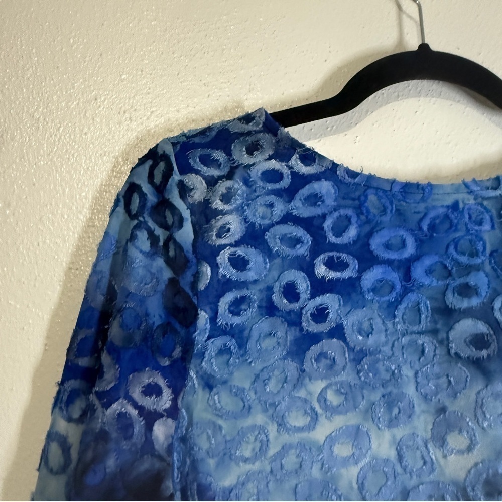 Ruby Rd. Textured, Blue Patterned Three Fourth Sleeved Top. Sz M. - Picture 3 of 6